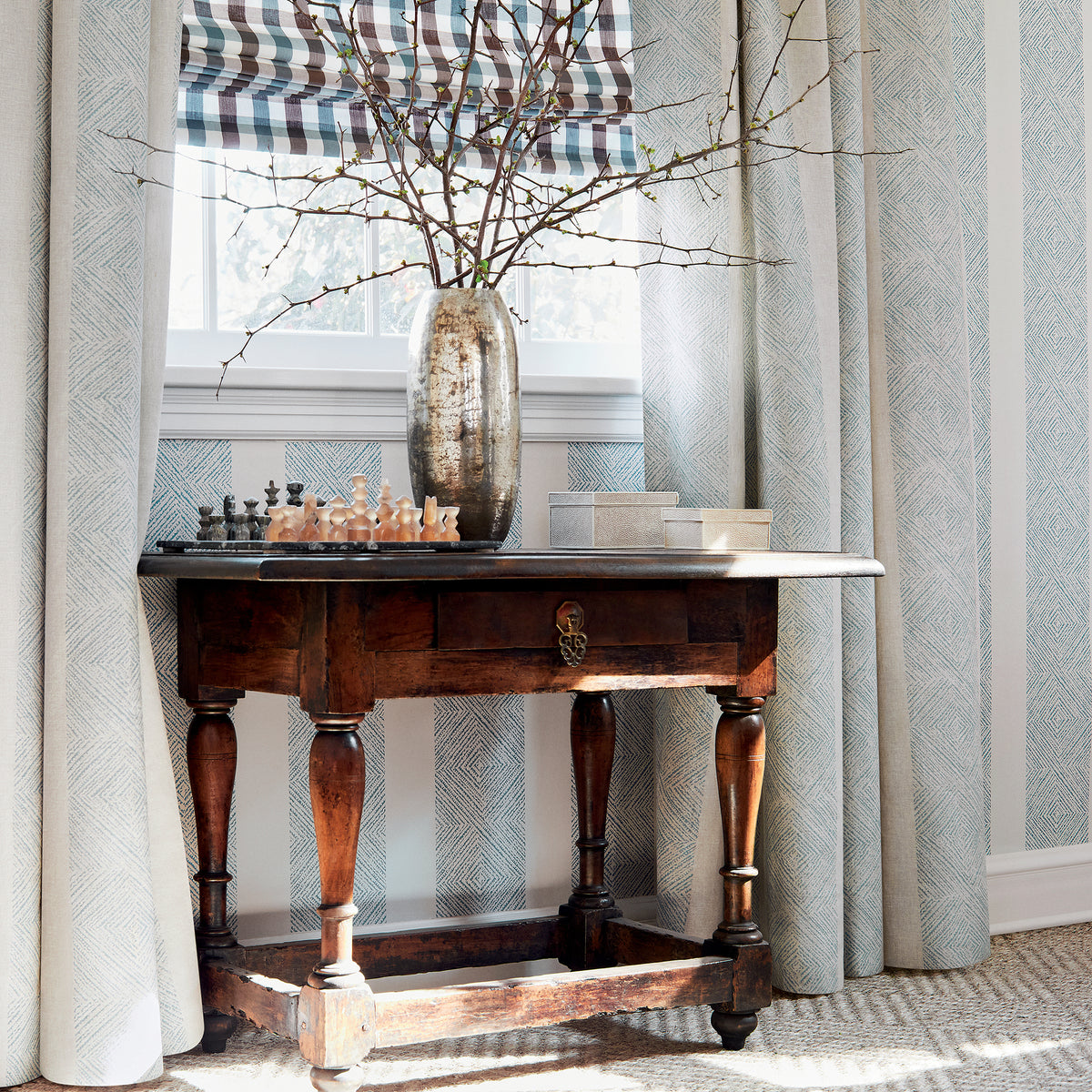 Anna French Clipperton Stripe wallpaper - Antilles collection room setting