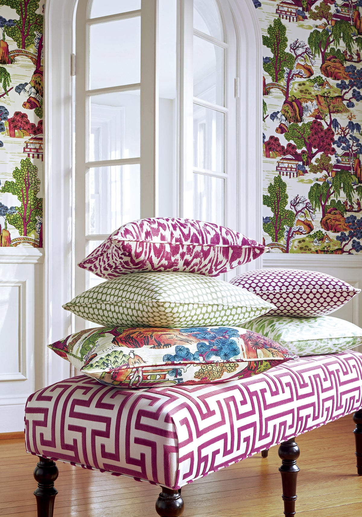 Thibaut Asian Scenic wallpaper - Dynasty room setting