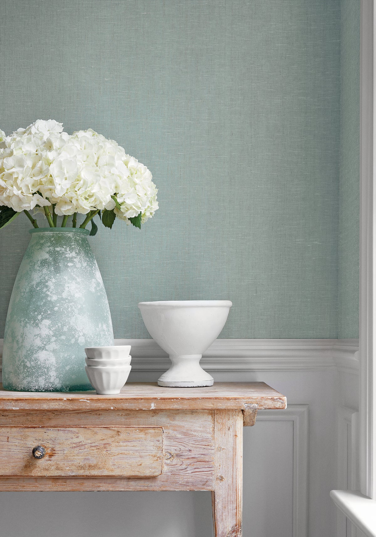 Thibaut Villa Garden Texture wallpaper - Heritage collection room setting