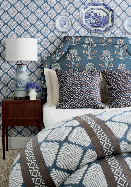 Thibaut - AUSTIN DIAMOND Wallpaper - Mesa Collection