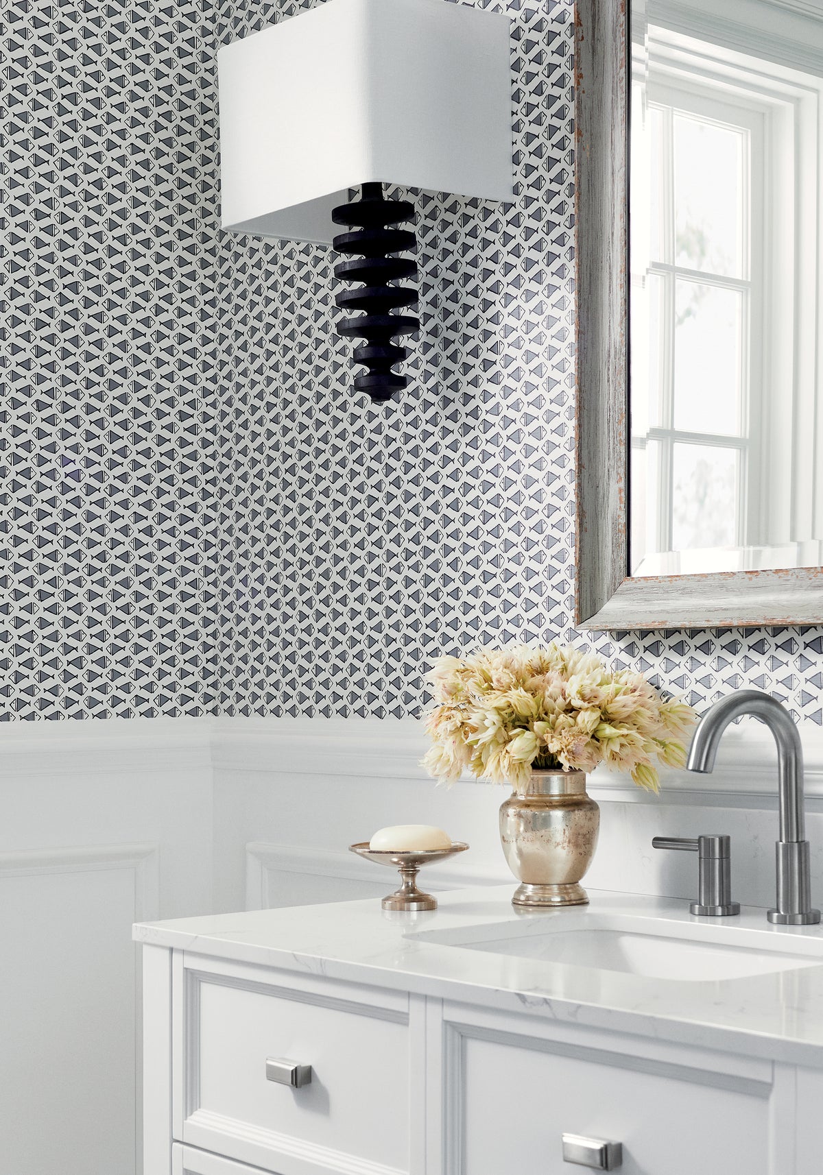 Thibaut Pisces wallpaper - Pavilion collection room setting