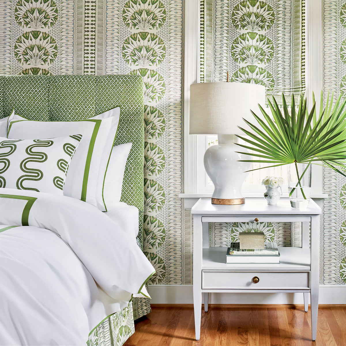 Anna French Cairo wallpaper - Savoy collection room setting