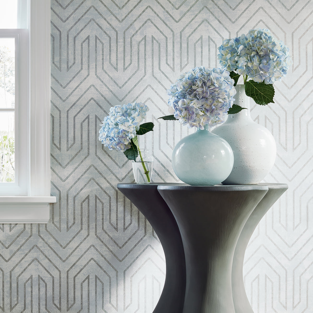 Anna French Colburn Chevron wallpaper - Savoy collection room setting