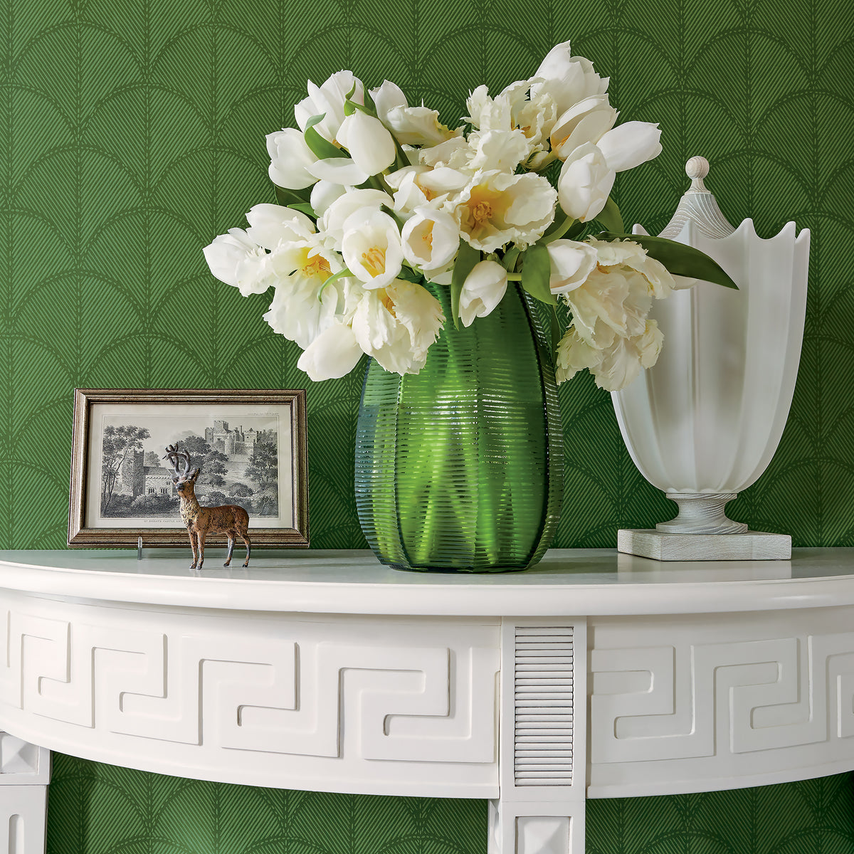 Anna French Seton Scallop wallpaper - Savoy collection room setting