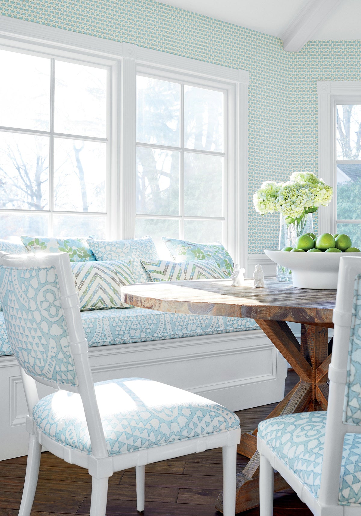 Thibaut Denver wallpaper room scene